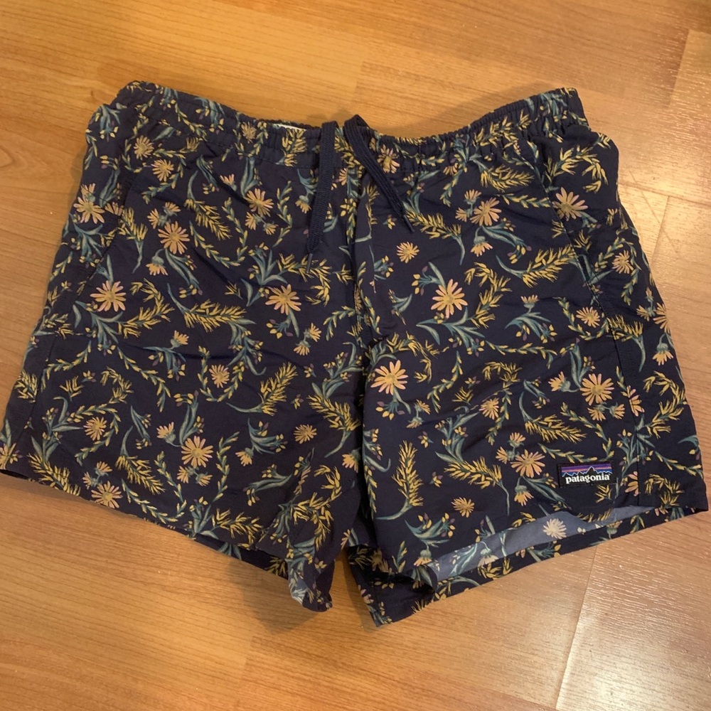 Patagonia Baggies, 4” inseam, size small, like new